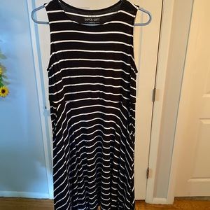 ❗️NWOT❗️Black/ White Striped MIDI Torrid Dress